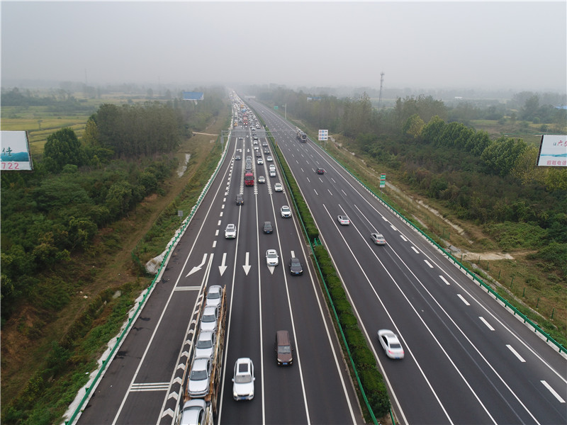 “雙節(jié)”首日安徽高速路網(wǎng)總體運行平穩(wěn)。安徽皖通高速供圖