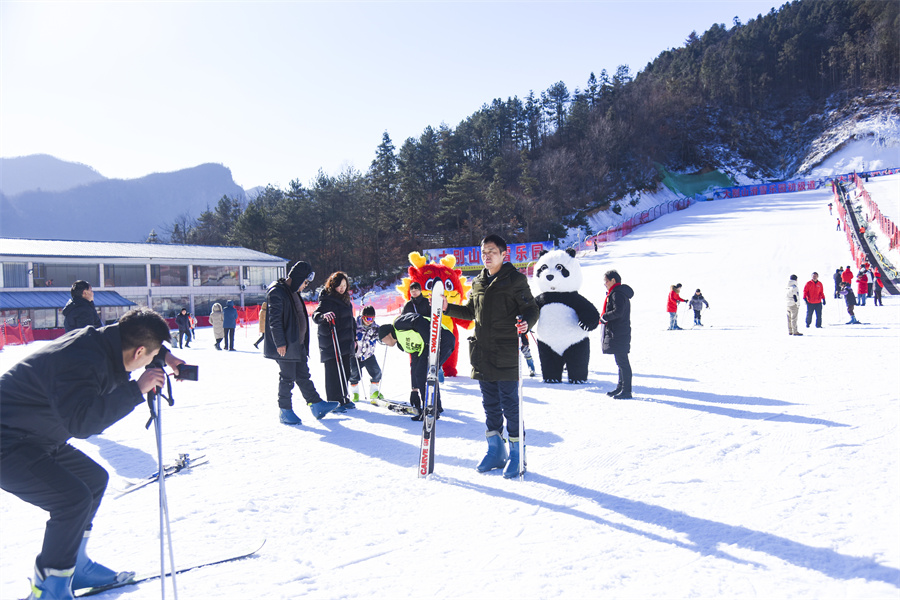 安徽岳西：“冰雪+”助力鄉(xiāng)村振興【13】