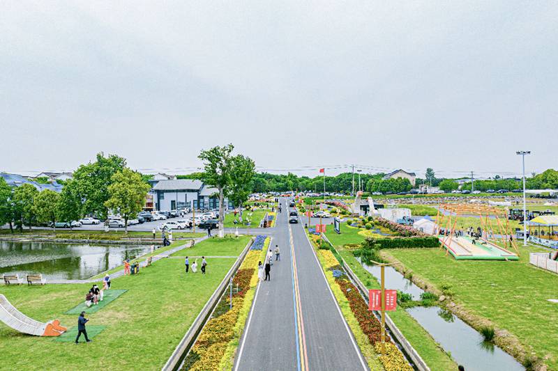 溧陽1號公路北山片區(qū)入口。 人民網(wǎng) 郜超攝